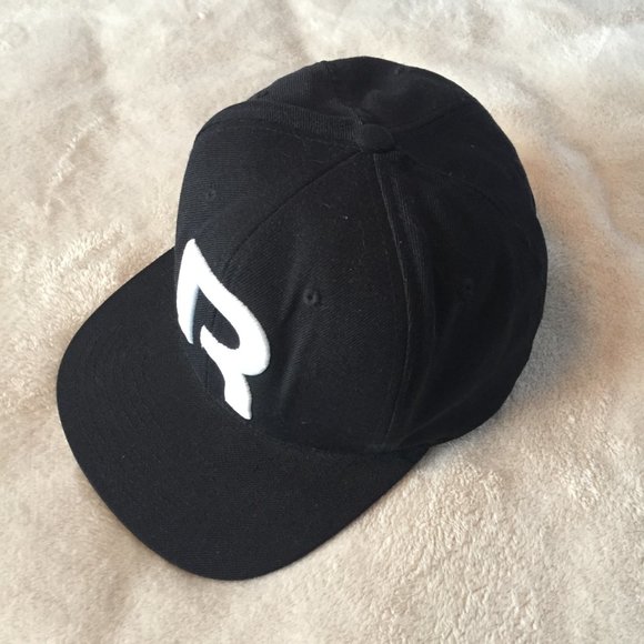 ❤️4/$20 REEBOK classic cap - Picture 2 of 7